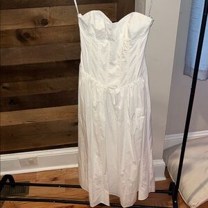 Elegant White Strapless Dress